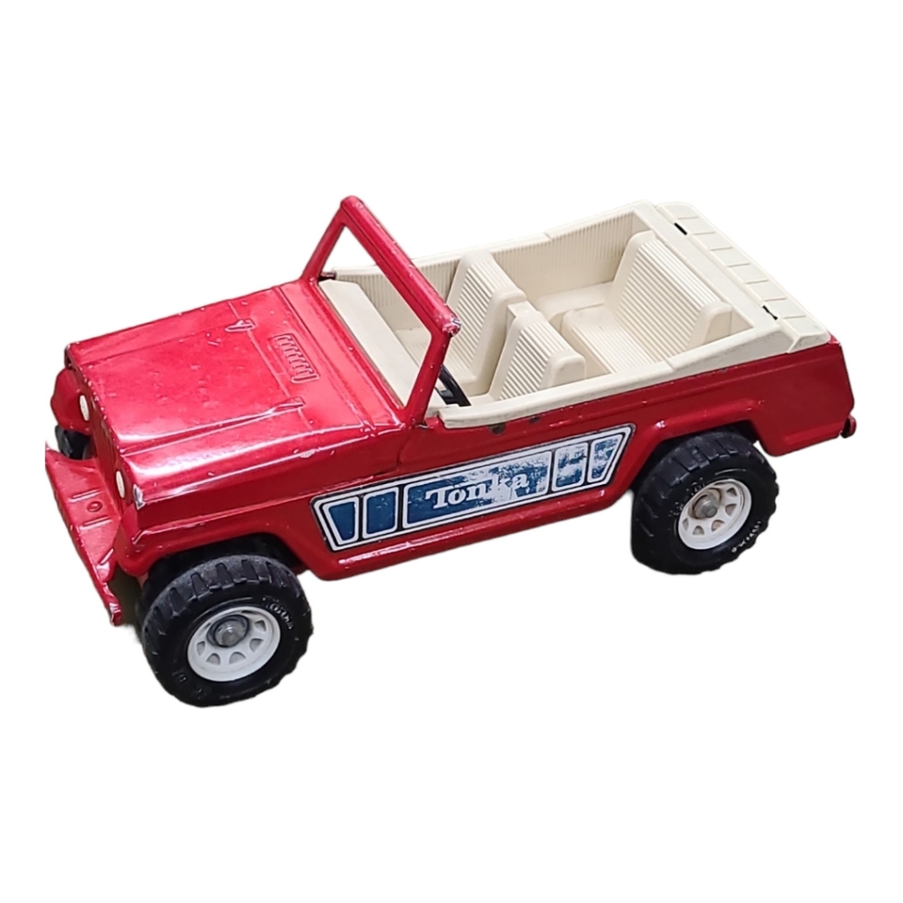 Vintage TONKA RED METAL JEEPSTER 1970's